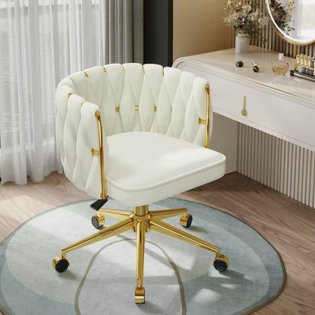 كرسي صغير متحرك بعجلات